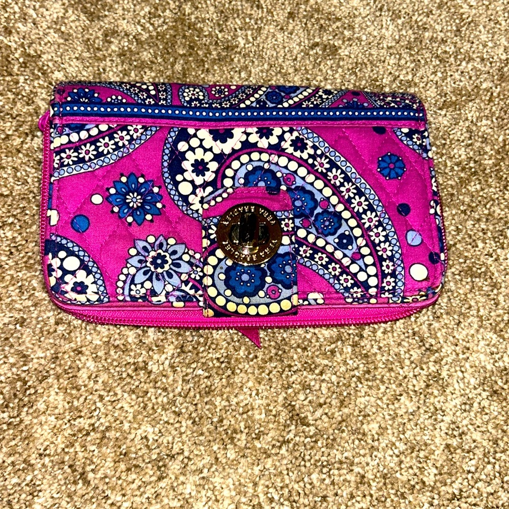 Vera Bradley Wallet Boysenberry Bi-Fold Turnlock Multi-Compartment Paisley